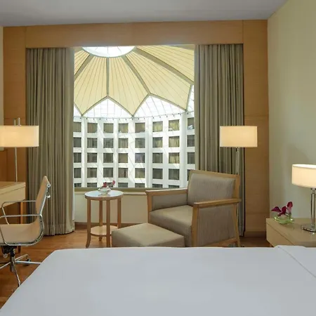 Radisson Blu Hotel New Delhi Dwarka Exterior photo A room at the hotel